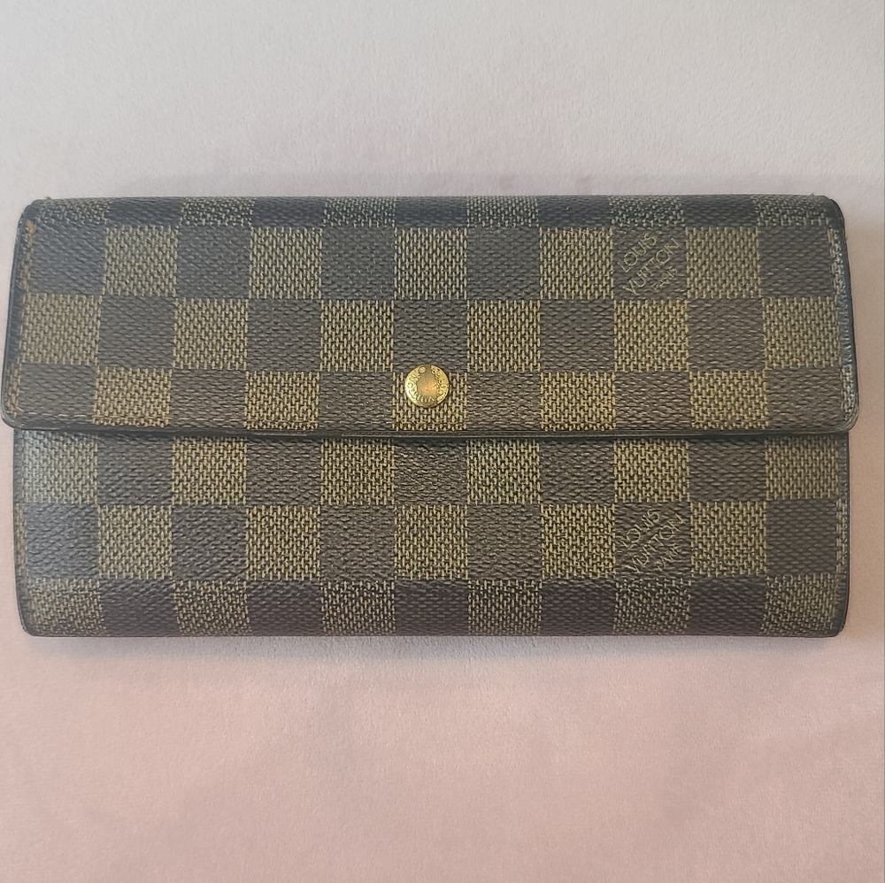 Louis Vuitton Damier Porte Feuille Sarah Long Bifold Wallet